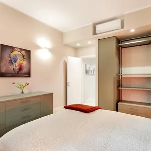 Maggiore Flats , Bologna Italia